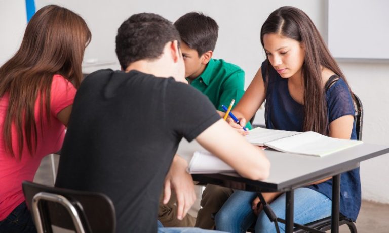 Governo Lula envia ao Congresso projeto para revisar novo ensino médio