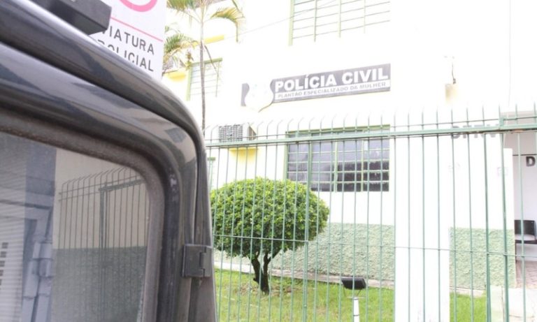 Homem é preso após enforcar mulher em Vitória