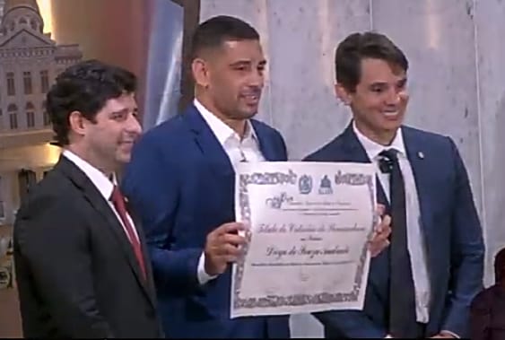 Ídolo do Sport, Diego Souza é agora também Cidadão Pernambucano