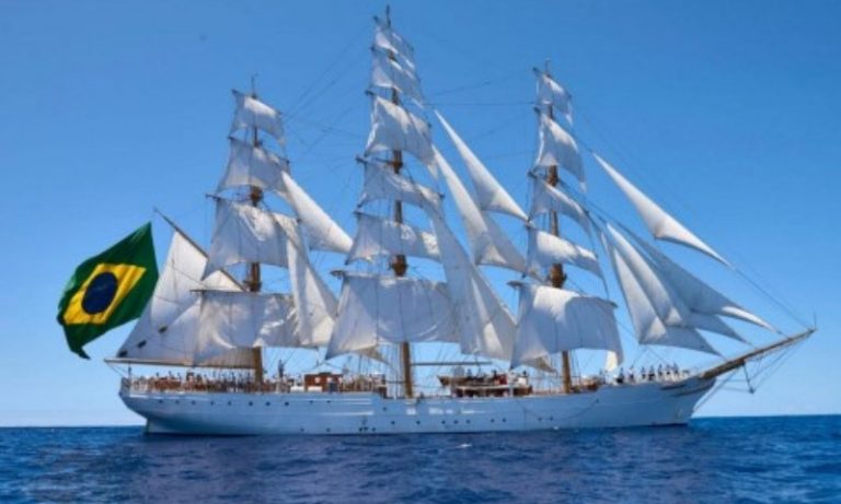 Marinha libera mais mil ingressos para visitação de navio-veleiro em Vitória