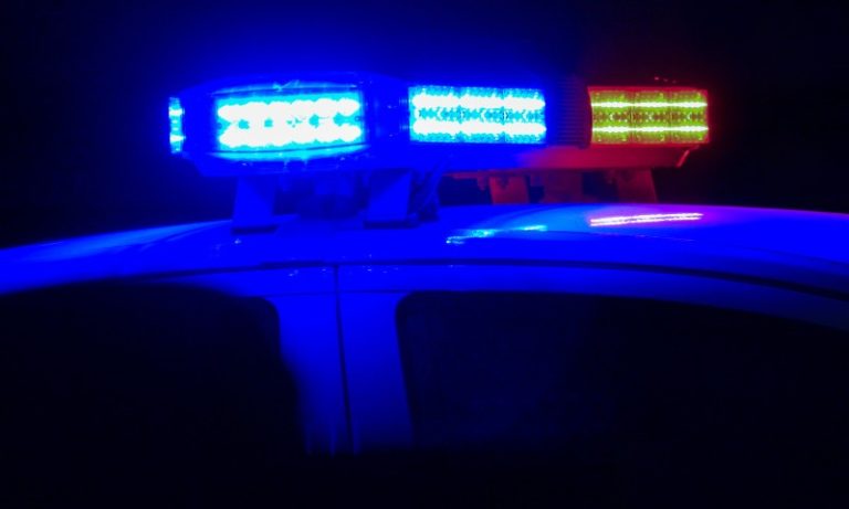 Mulher se joga de carro em movimento para fugir de agressão na Serra