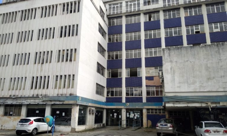 Mutirões para cinquentões retornarem ao trabalho