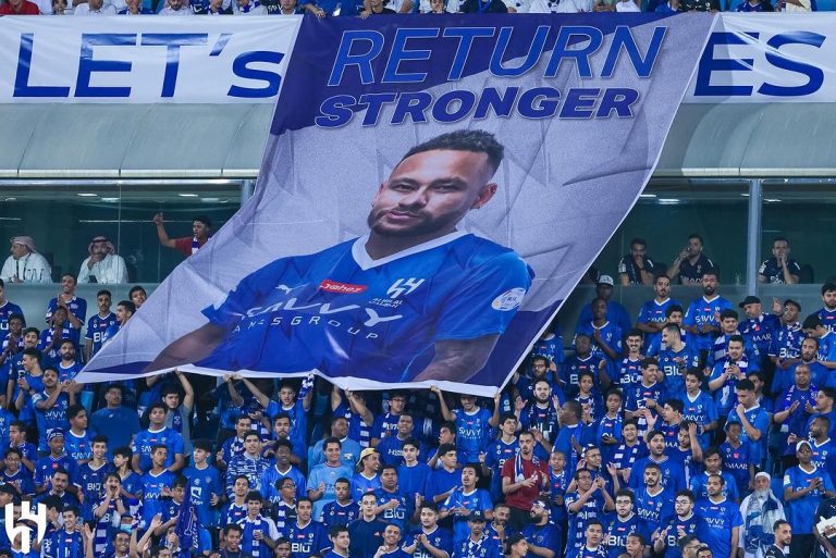 Neymar é homenageado por time e torcida em 1º jogo do Al-Hilal após lesão