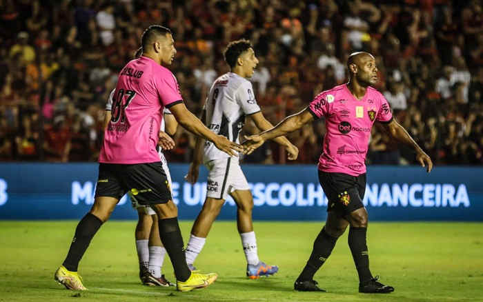 Noite de luta para o Sport. Empate de 3 a 3 com o Ponte Preta garante ponto extra