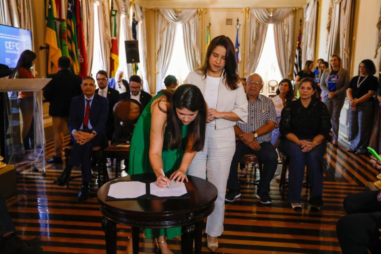 Raquel Lyra empossa novos integrantes do Conselho Estadual de Cultura