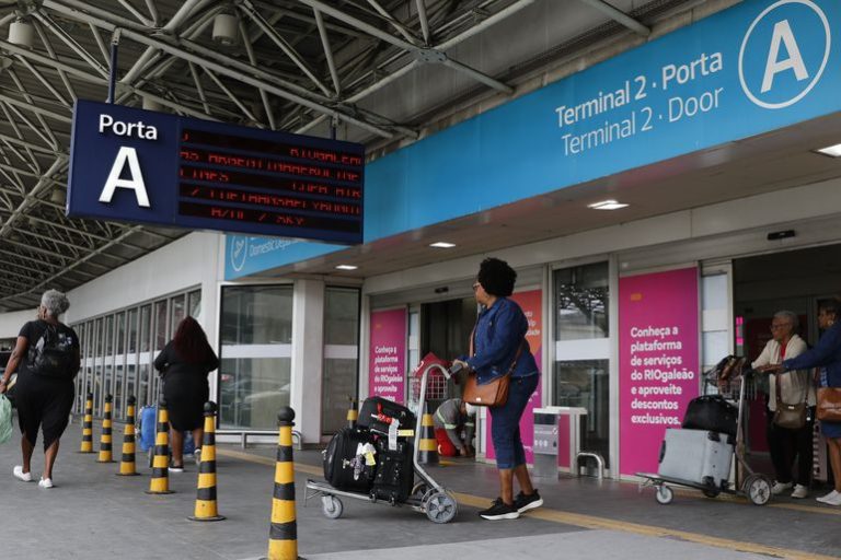 Recebeu um anúncio prometendo passagens aéreas a R$ 200? Desconfie