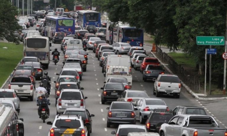 São Paulo 443 quilômetros de lentidão em dia de greve do Metrô e trem