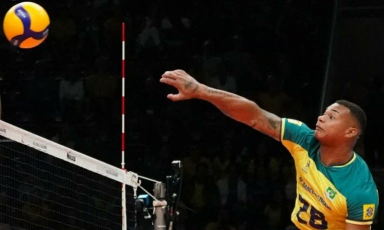 Seleção masculina de vôlei vence República Checa de virada em jogo tenso
