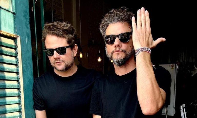 Selton Mello e Wagner Moura vão a samba no Rio e chamam atenção nas redes