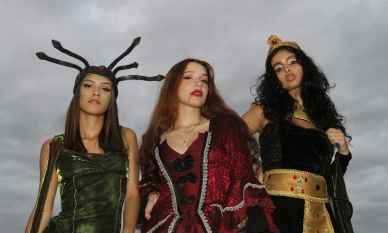 Semana de festas no clima do Halloween