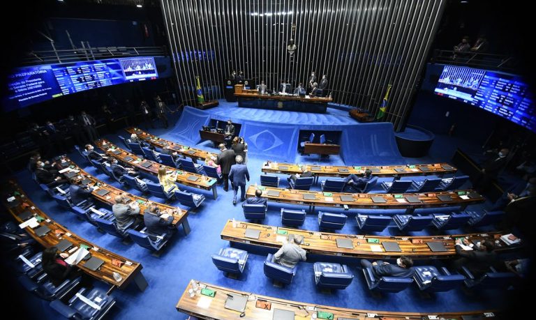 Senado adia votação da proposta de minirreforma eleitoral