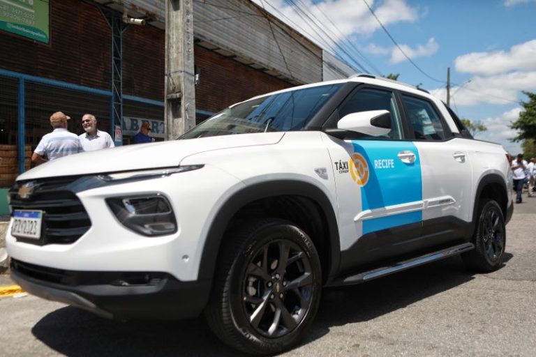 Taxistas do Recife são autorizados a utilizar caminhonetes