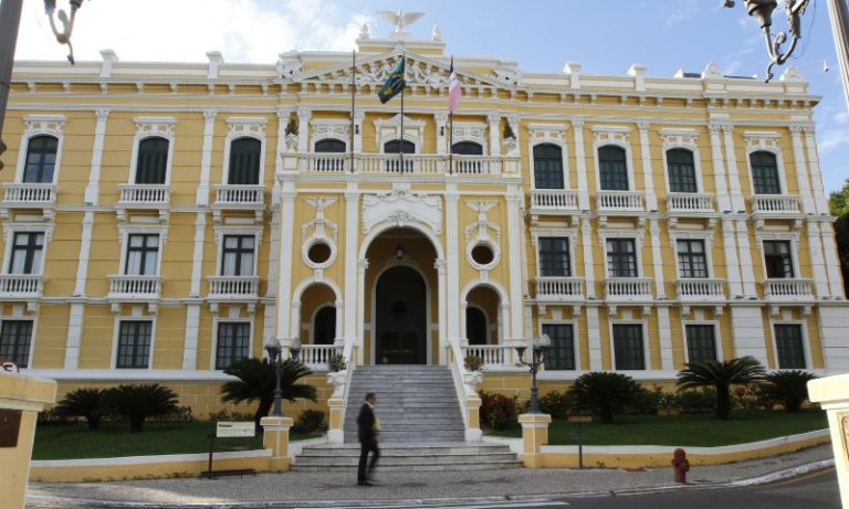 1.619 servidores processados por atraso, faltas, corrupção e assédio no ES