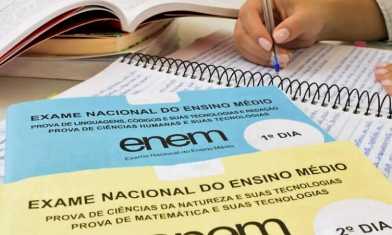 AO VIVO | Professores corrigem provas do segundo dia do ENEM 2023