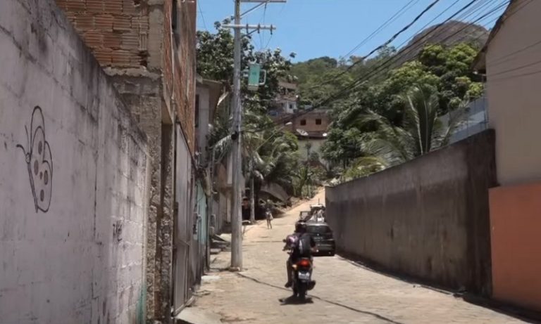 Adolescente é assassinada com 7 tiros em Vitória