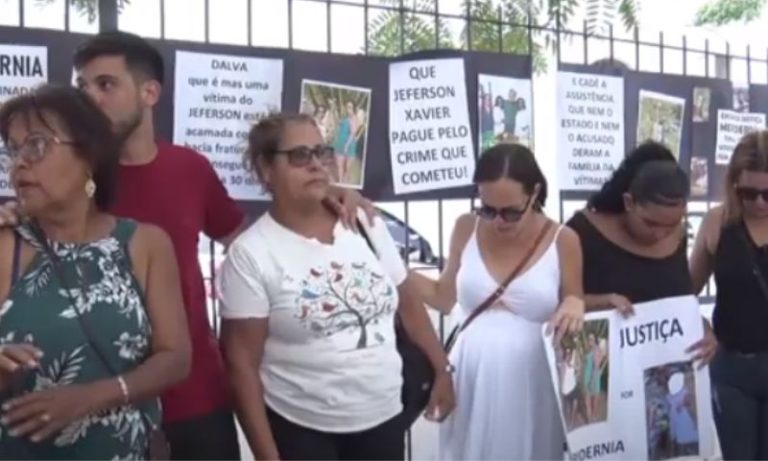 Amigos e familiares de enfermeira morta em acidente protestam por Justiça