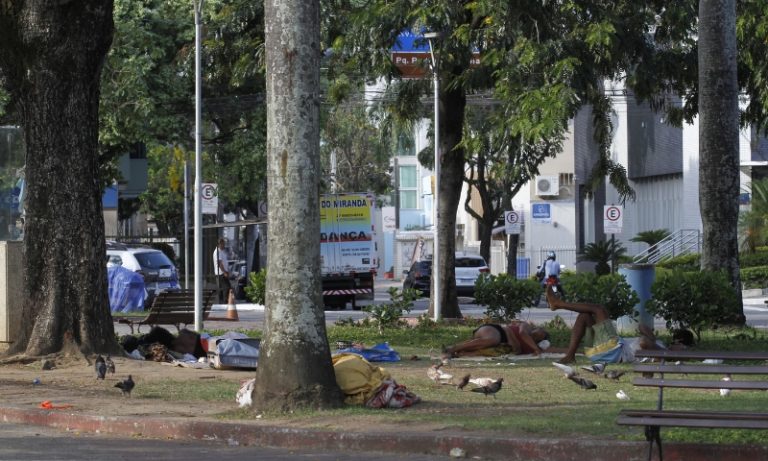 Bairros da Grande Vitória têm mais de 1.200 pessoas morando nas ruas