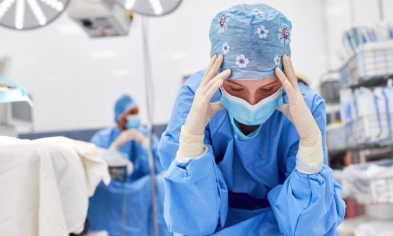 Burnout e transtornos por uso de drogas entram na lista de doenças de trabalho