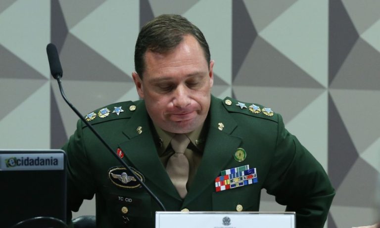 Cid afirma que Michelle e Eduardo incitavam Bolsonaro a dar um golpe de Estado