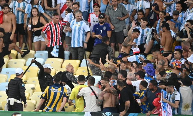 Confusão e nova derrota da Seleção de Diniz