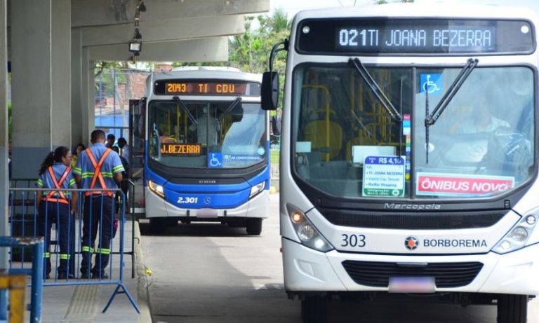 Em Pernambuco, 100 mil estudantes terão transporte gratuito para o ENEM
