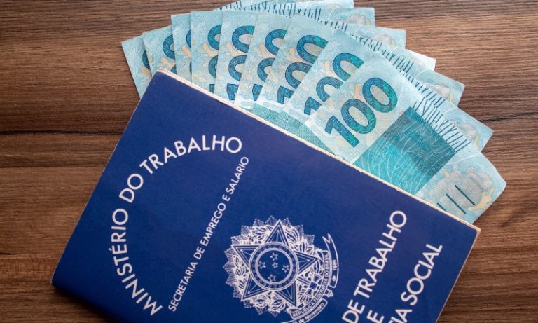 Empresas e feirão do emprego abrem vagas para jovens e quarentões