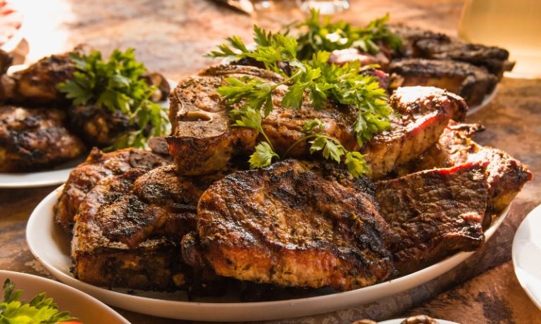 Especialistas explicam como deve ser o consumo de carne
