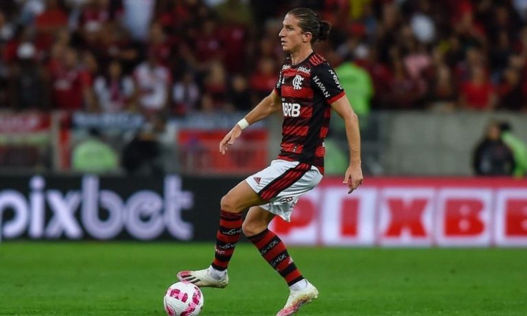 Filipe Luís anuncia aposentadoria e agradece Fla: ‘Melhores anos da vida’
