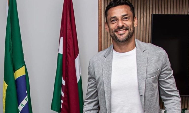 Fred, do Fluminense, é assaltado e tem carro roubado no Rio