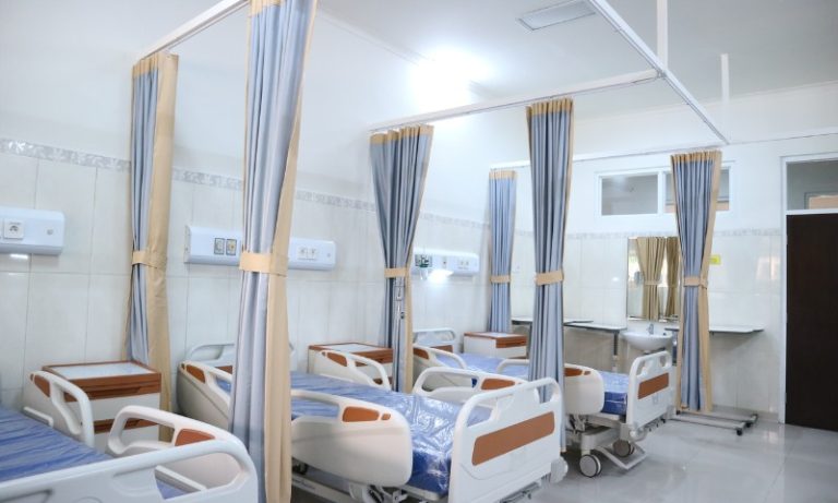 Idosa dada como morta por médicos é encontrada viva em necrotério em SC