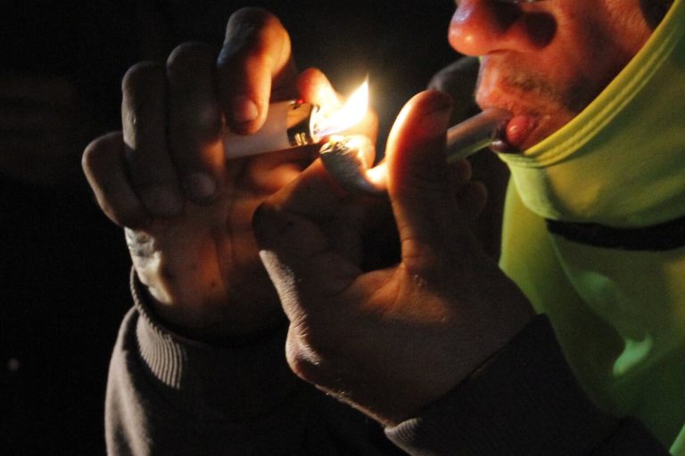 Mais de 2 mil famílias no ES pedem à Justiça internação de viciados