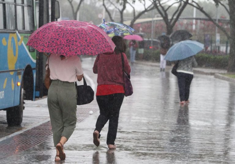 Passagem de frente deve provocar chuva no ES no fim de semana