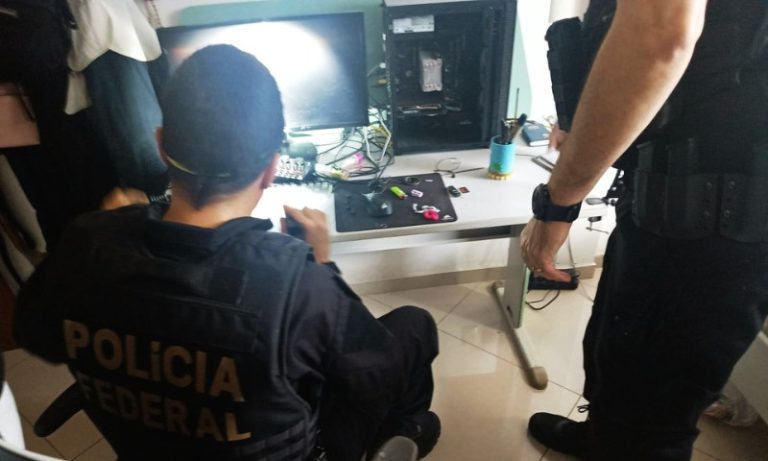 Programador é alvo de operação da PF contra violência sexual pela internet no ES