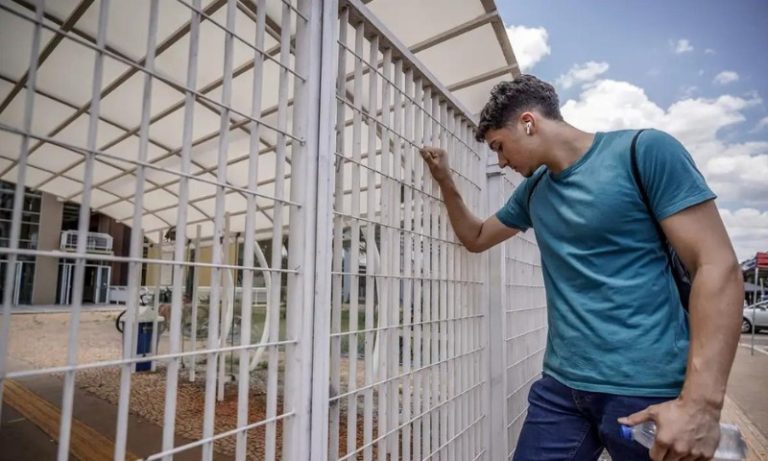 Quem perdeu prova do Enem tem até 23h59 desta sexta para pedir reaplicação