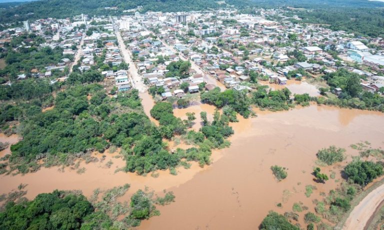 Rio Grande do Sul tem 5 mortes e 28 mil pessoas fora de casa por causa das chuvas