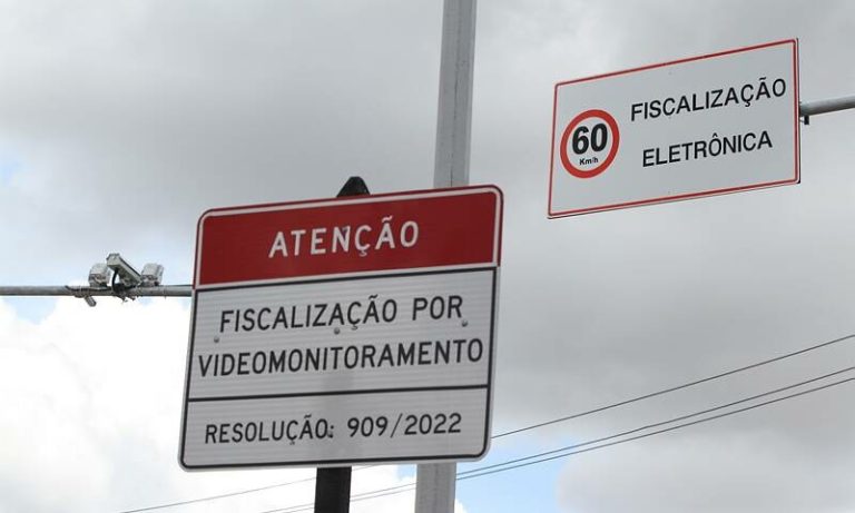 Rodovias do ES vão ter placas para diferenciar câmeras e radares