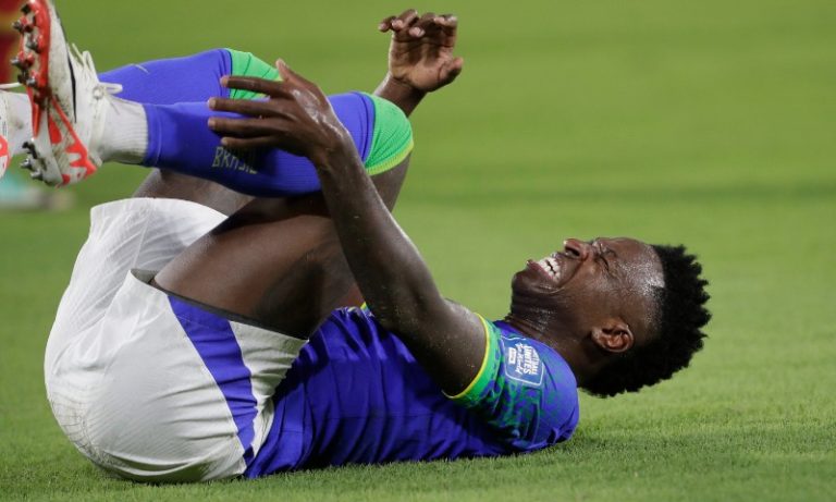 Seleção sob pressão após nova derrota