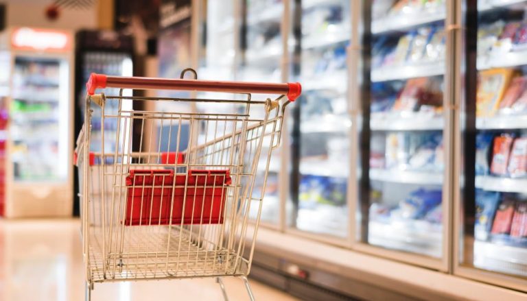 Supermercados, shoppings e bancos: o que funciona neste feriado de Finados