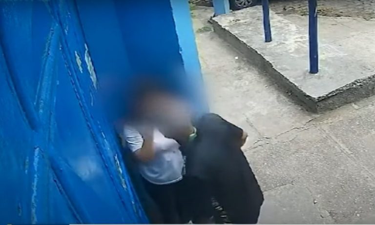Suspeito de assediar adolescente em porta de escola é preso e depois solto no Rio