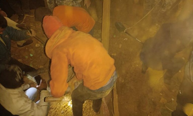 Terremoto no Nepal deixa pelo menos 128 mortos