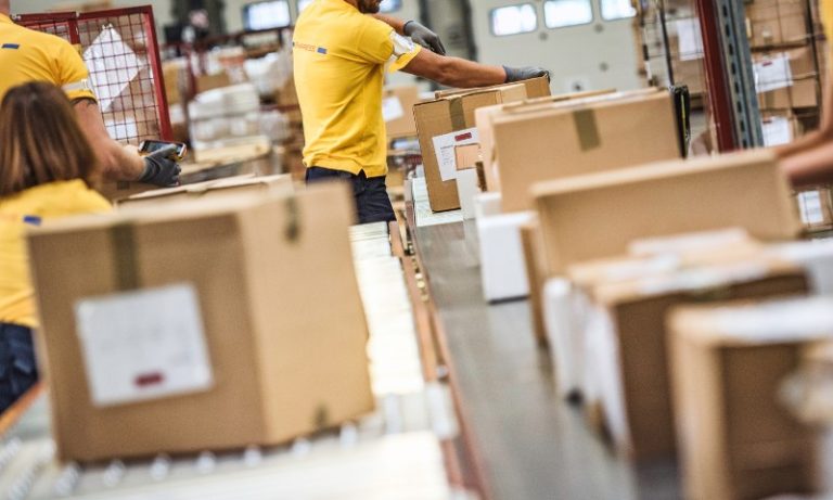Trabalhadores dos Correios anunciam greve na véspera da Black Friday. Saiba onde