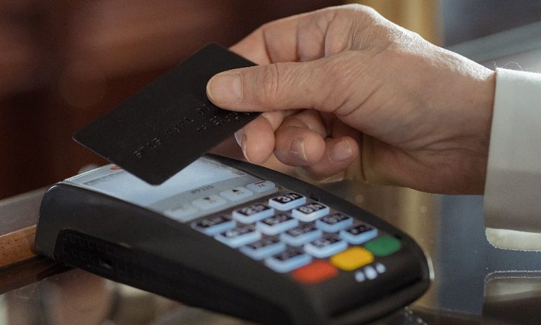 União a favor do pagamento parcelado de cartão de crédito