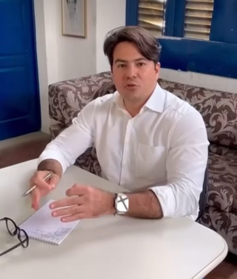 Vice-prefeito de Olinda consegue, na Justiça, ter funcionários de volta