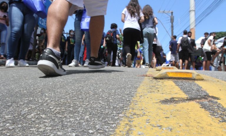 10 milhões de jovens nem estudam nem trabalham no Brasil