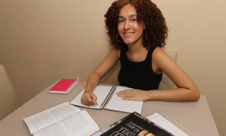 1.055 vagas para estudar de graça em faculdades do ES