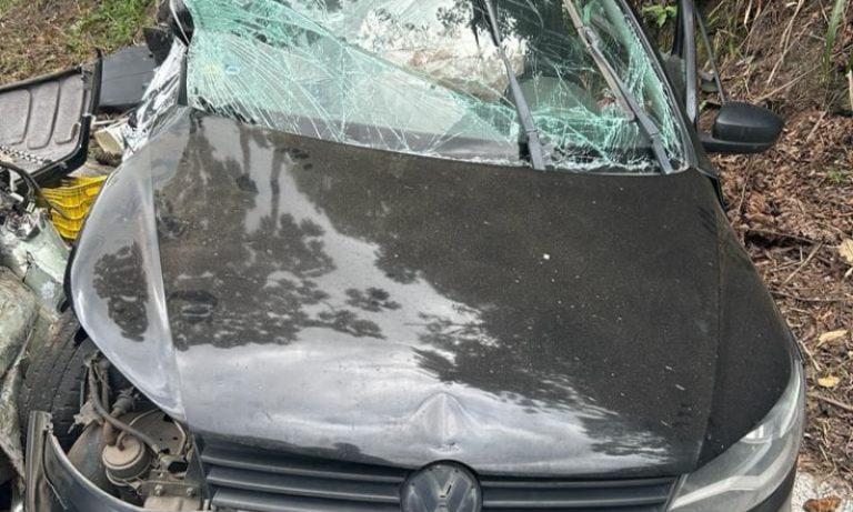 Acidente deixa dois mortos e interdita BR-262 no ES