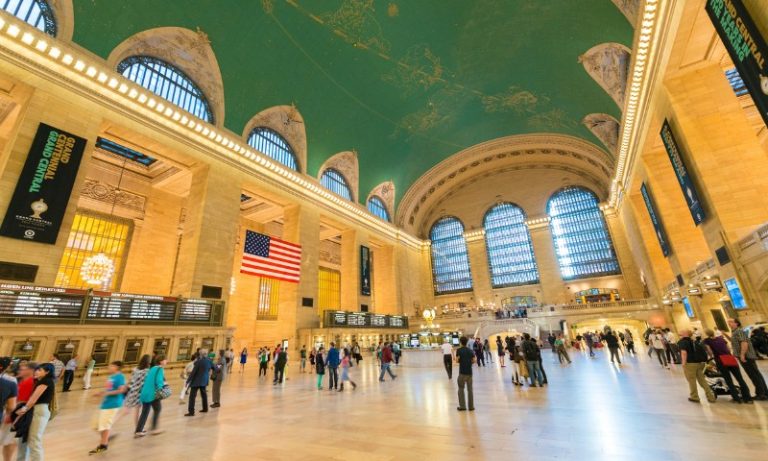 Adolescentes da América do Sul são esfaqueadas em Nova York