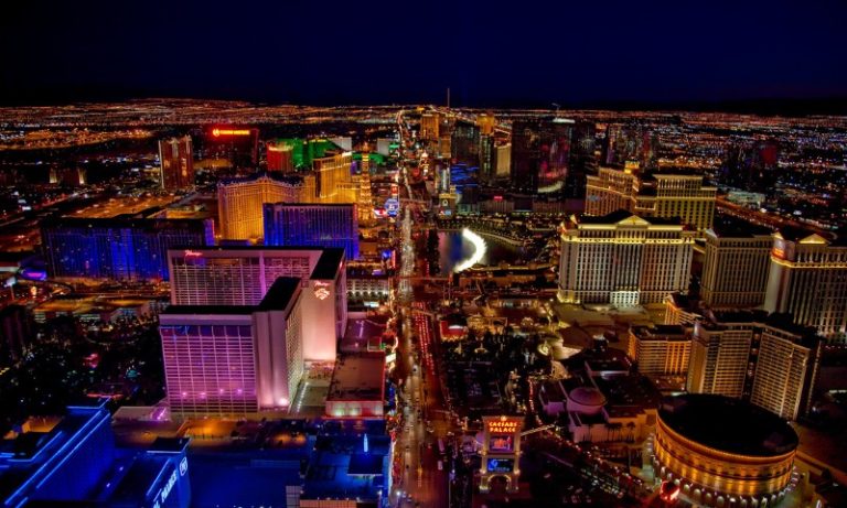 Ataque a tiros em Las Vegas deixa 3 mortos