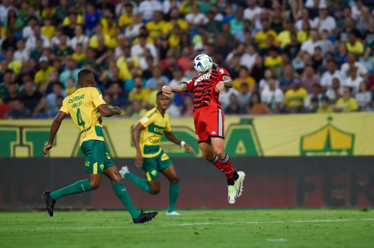 Em jogo de despedidas, Flamengo pega o Cuiabá para continuar na briga pelo título