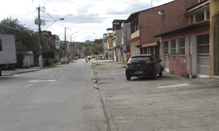 Entregador de pizza é assaltado após sofrer acidente
